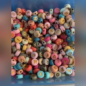 1000 pcs of letter alphabet colorful beads